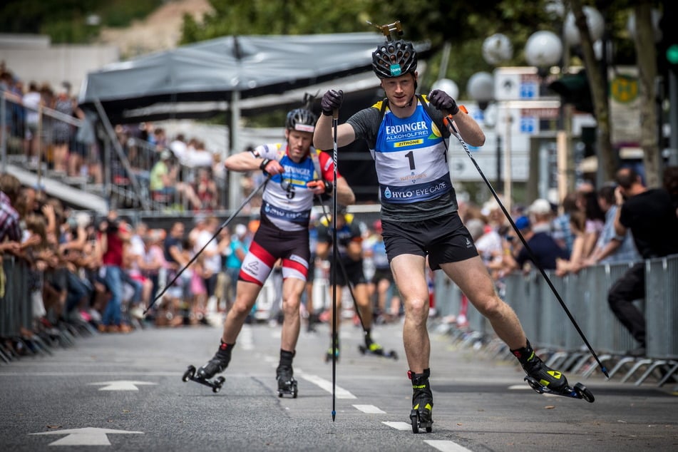 Johannes Thingnes Bö (31, vorn) ist der Superstar der Szene, aber kann er in Dresden auf Rollski gewinnen?