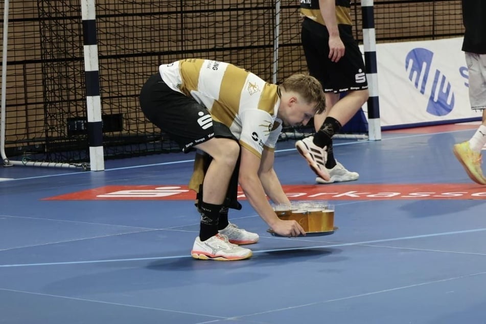 Das Bier hat Ivar Stavast (28) vorsichtshalber schon wieder beiseitegestellt. Denn der Vorbereitungsplan beim HC Elbflorenz für die kommende Saison steht.