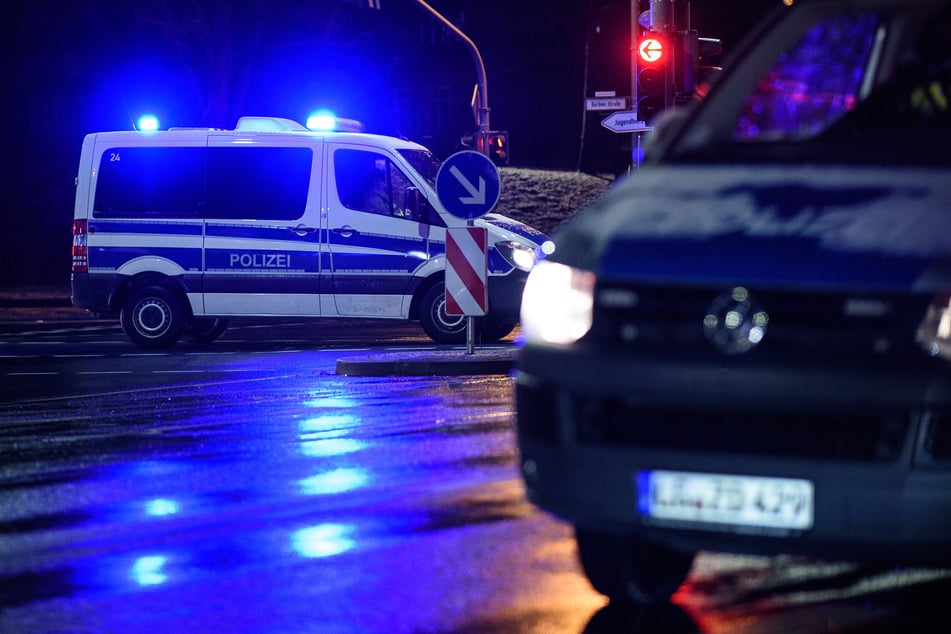 Erst ein Schuss aus der Polizeiwaffe konnte den Angreifer stoppen. (Symbolfoto)