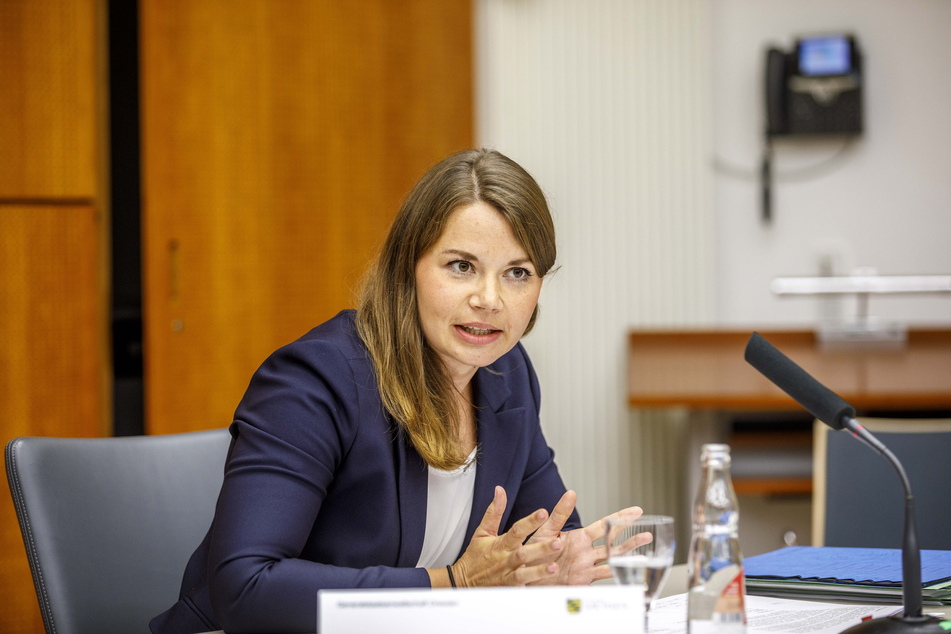 Dr. Nicole Geisler von der Generalstaatsanwaltschaft informierte über 167 eingeleitete Strafverfahren zum "Fahrradgate".