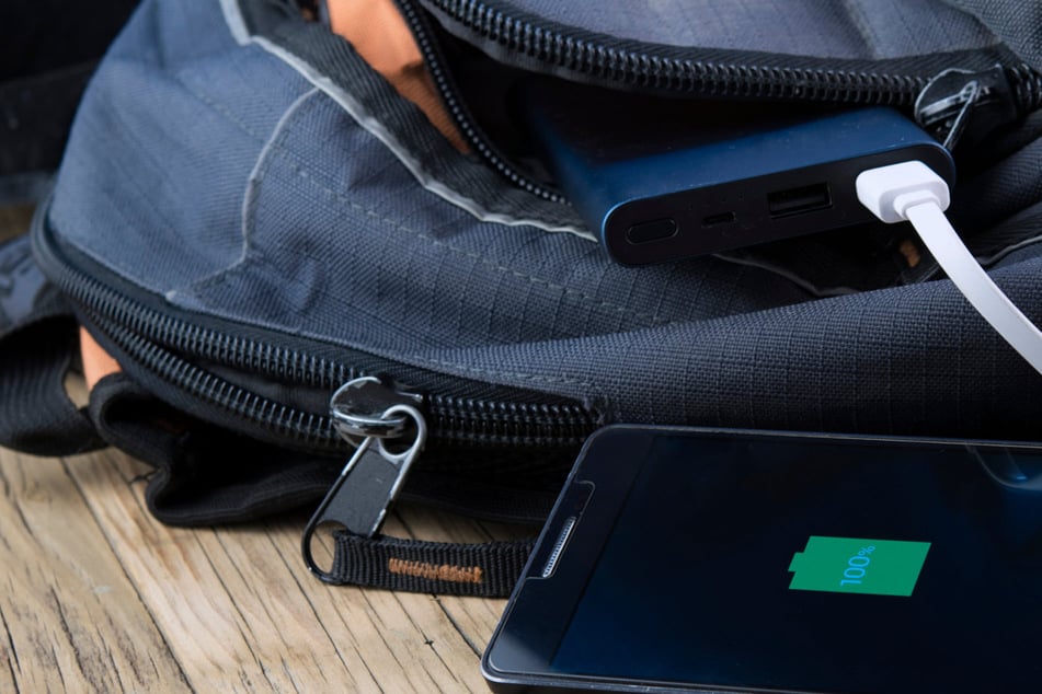 Powerbank fängt in Kinderzimmer an zu brennen: Achtjähriger muss ins Krankenhaus