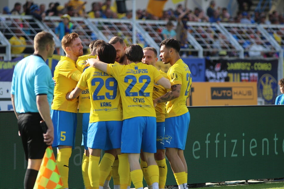 Der 22. Saisonsieg hievt Lok so gut wie in die Aufstiegs-Relegation.