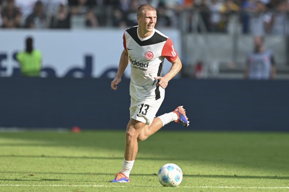 Rasmus Kristensen (27) hat sich in seinem halben Jahr bei Eintracht Frankfurt zum Stamm- und Führungsspieler entwickelt.