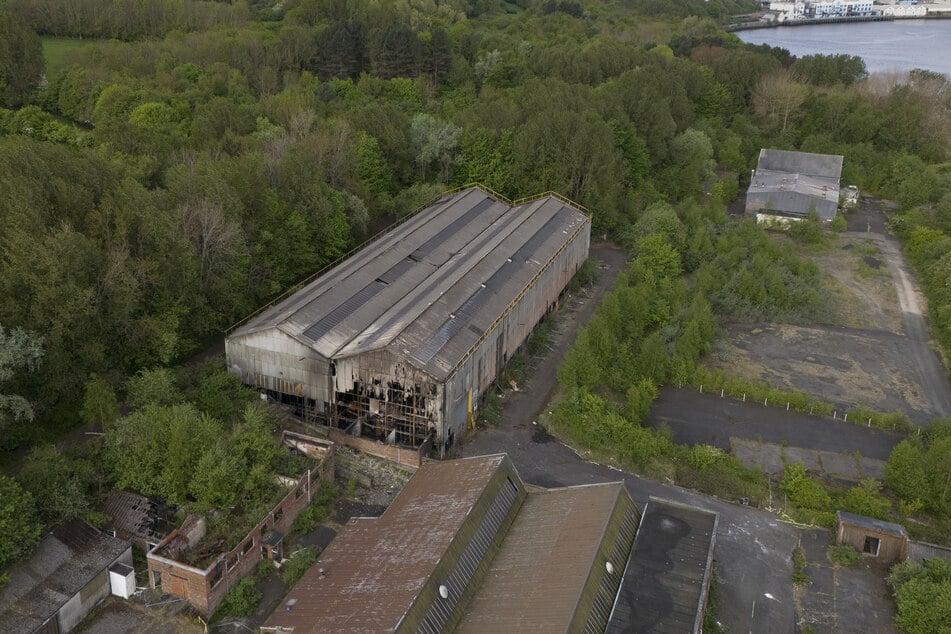 Schon mehrmals soll es auf dem verlassenen Industriegebiet gebrannt haben, doch am vergangenen Freitag ereignete sich das bisher größte Feuer.