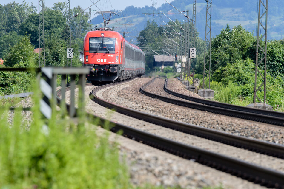 Auf der ÖBB-Zugstrecke zwischen St. Pölten und Wien kam es zur Grusel-Durchsage. (Symbolbild)