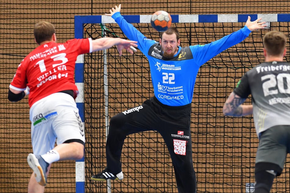 HCE-Keeper Mario Huhnstock (M.) präsentierte sich einmal mehr in glänzender Verfassung.