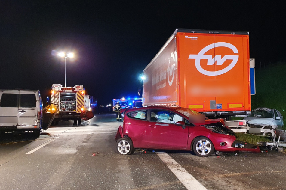 Unfall A3: Pferd verursacht Horror-Unfall auf A3 und wird tödlich verletzt