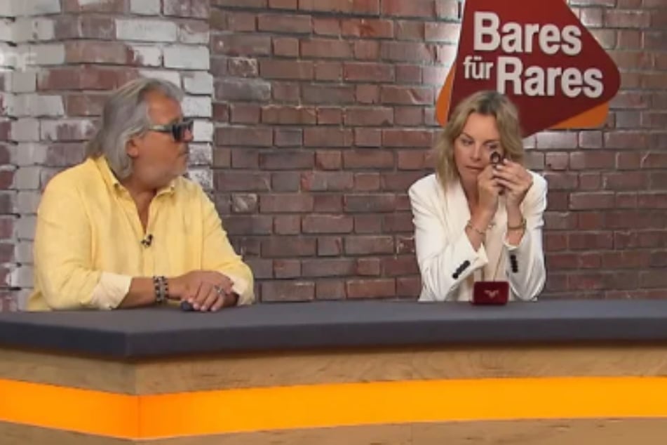 Juwelierin Susanne Steiger (43) sichert sich den Deal am Ende für 3900 Euro.