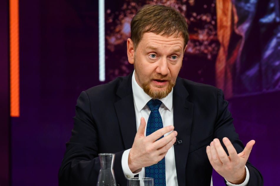 Am Donnerstagabend geriet Sachsen-MP Michael Kretschmer (50, CDU) im ZDF mit einem Journalisten aneinander.