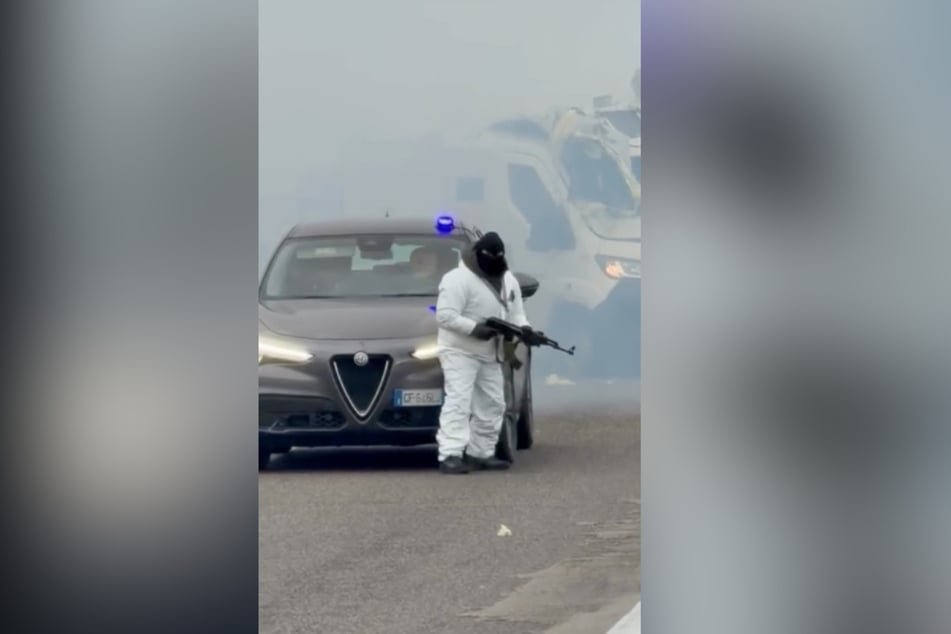 Trotz Sprengung des Geldtransporters gingen die Angreifer offenbar leer aus.