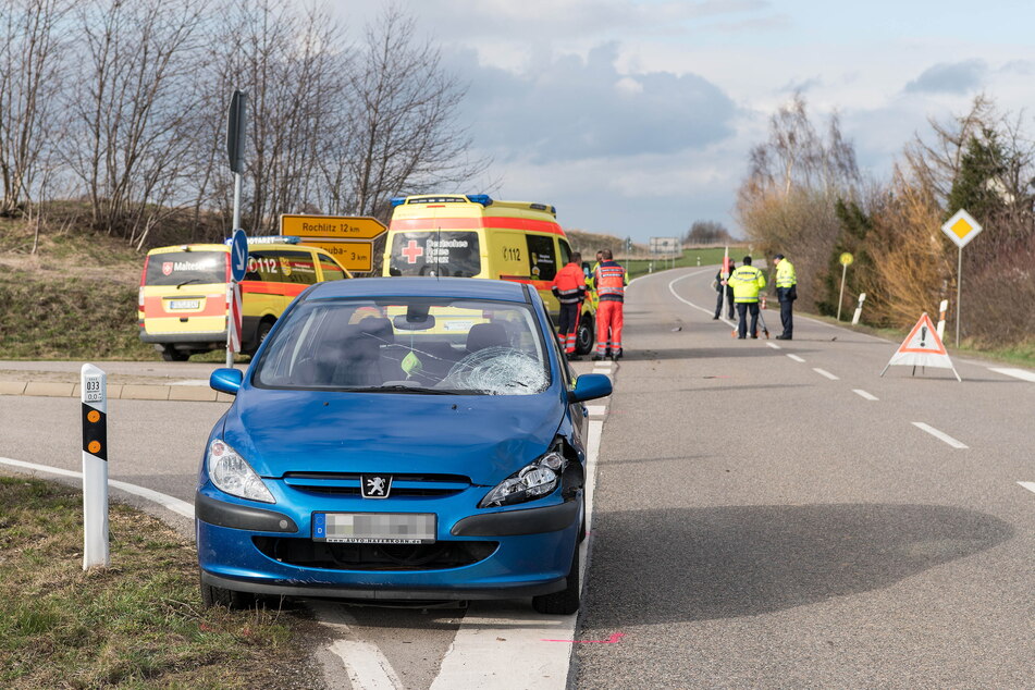 Der Angeklagte war zum Unfallzeitpunkt seit vier Monaten in Besitz des Führerscheins. Die Strecke zur Schule fuhr er aber regelmäßig.