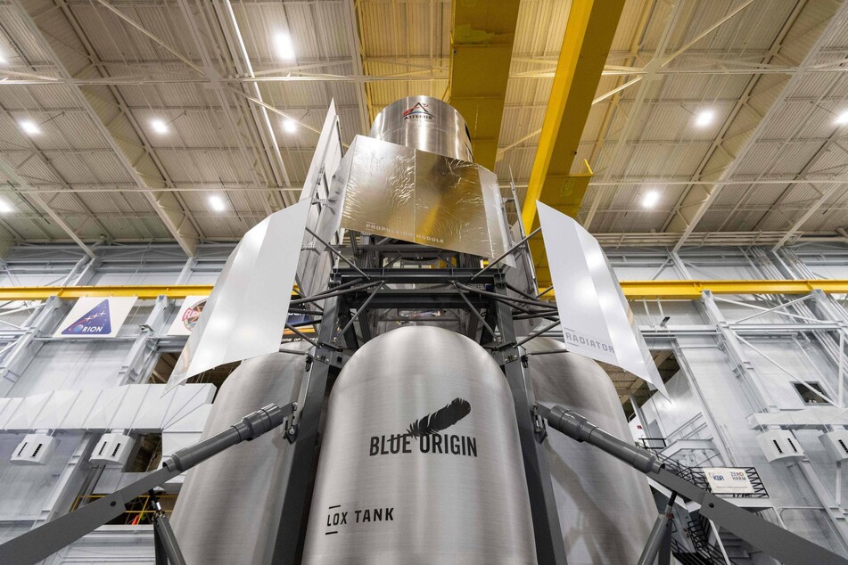 Blue Origin's lunar lander mockup.