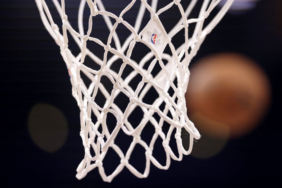 Four trios will face off in the Shooting Stars team skills competition at next week's NBA All-Star festivities in Los Angeles.