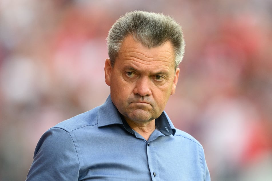 SpVgg-Präsident Manfred Schwabl (58) nahm die Schuld für die kurzfristige Spielabsage auf sich und seinen Verein.