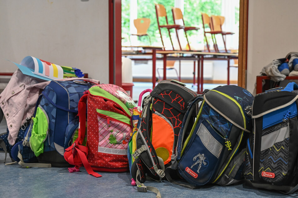 Die Klage gegen die Schule wurde zwar fallengelassen, doch gezahlt werden, muss trotzdem. (Symbolbild)