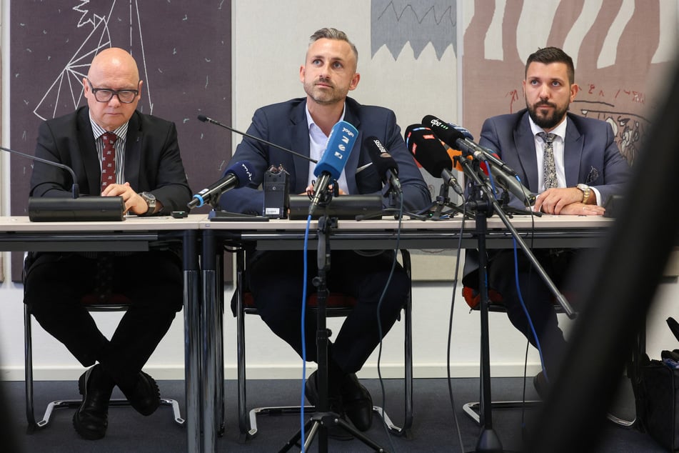 Die AfD stellt Tobias Rausch (r., 35) als Kandidat zum Landtagspräsidenten zur Wahl.