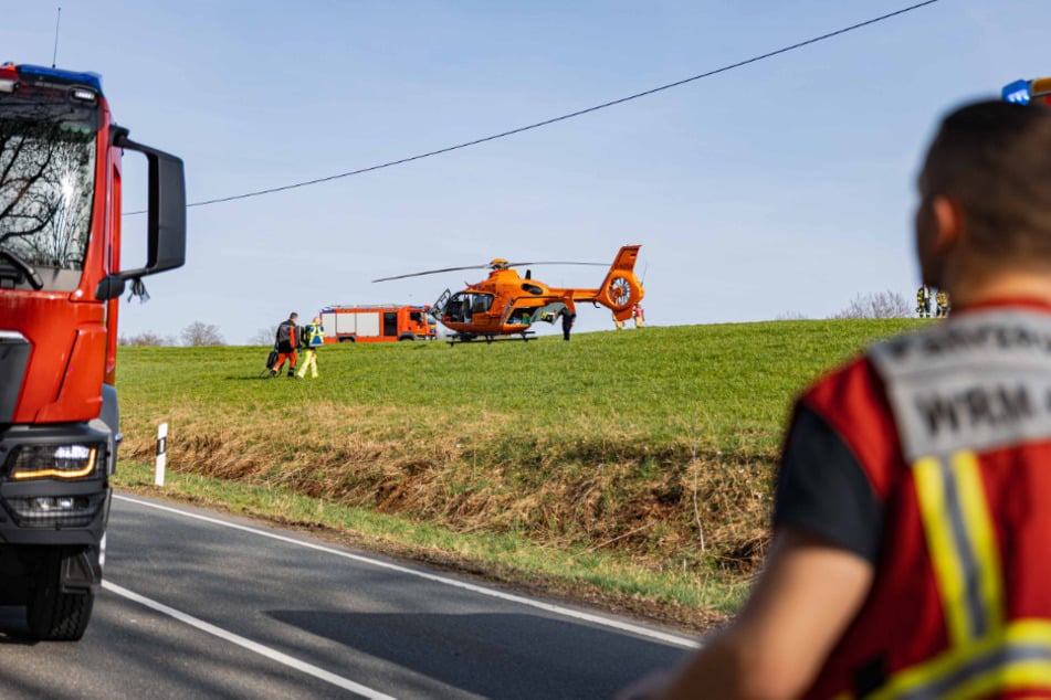 Ein Rettungshubschrauber brachte den Verletzten kurz nach dem Unfall in ein Krankenhaus.