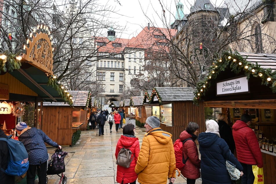 Der Weihnachtsmarkt auf dem Jakobikirchplatz.
