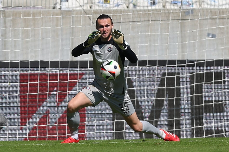 FCE-Keeper Tim Kips (24) konnte beim 2:3 gegen Sandhausen keine Pluspunkte für sich sammeln.