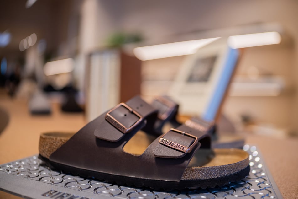 Luxus-Schuhhersteller Birkenstock hat eine Fabrik bei Dresden für 18 Millionen Euro gekauft. (Archivfoto)