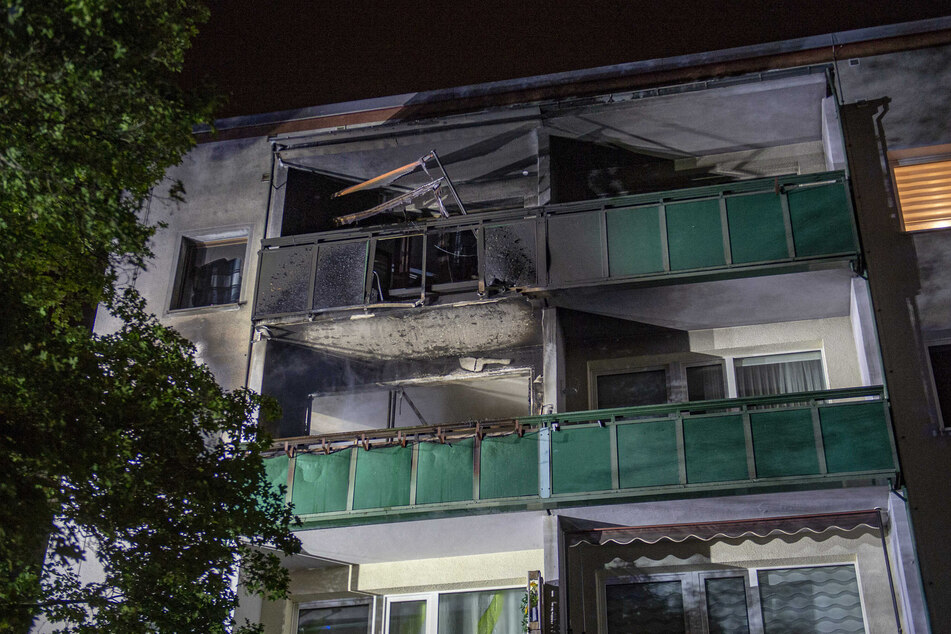 Das Feuer brach in der Wohnung eines 94-Jährigen in der Martin-Niemöller-Straße aus.