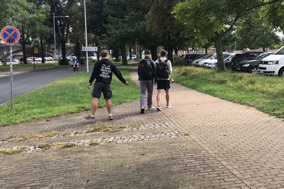 Ein Demonstrierender scherte aus und bedrohte zwei Journalisten. Ein Ermittlungsverfahren wegen Nötigung wurde eingeleitet.