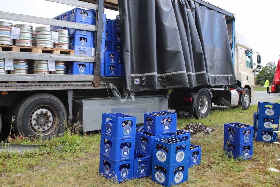 Unfall A23: Mit literweise Bier auf dem Weg zum Wacken-Open-Air? A23 nach Lkw-Unfall voll gesperrt