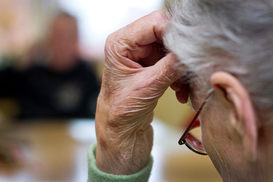 Mehr als 103.000 Menschen sind in Sachsen von Demenz betroffen.