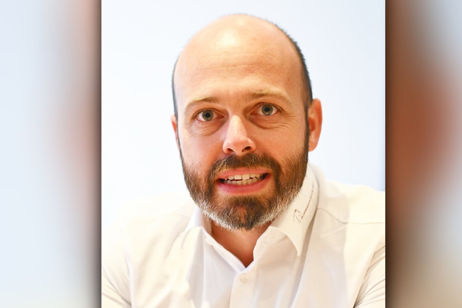 Eislöwen-Geschäftsführer Maik Walsdorf (38) will im Falle des endgültigen Abstieges den sofortigen Wiederaufstieg in Angriff nehmen.