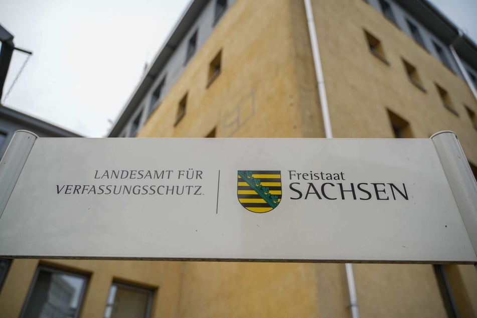 Das Landesamt für Verfassungsschutz (LfV) sieht derzeit keine Anzeichen für gewalttätige Ausschreitungen wie in Frankreich. (Archivbild)