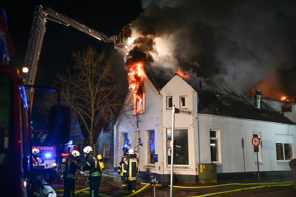 Im ostfriesischen Bunde ist in der Nacht zu Freitag in einer Monteurs-Unterkunft ein Feuer ausgebrochen.