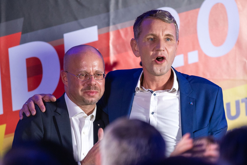 AfD-Rechtsaußen Björn Höcke (r.) reagierte am Samstag auf den Rauswurf seines langjährigen Mitstreiters Andreas Kalbitz.