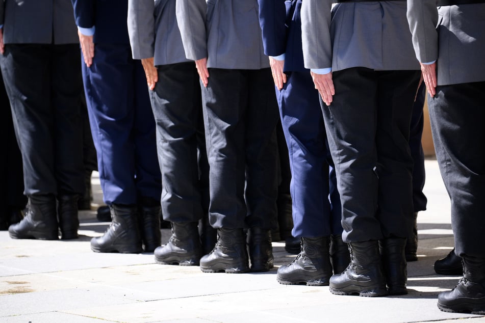 Sachsen-Anhalt legt am Nationalen Veteranentag Kränze am Magdeburger Westfriedhof nieder. (Symbolbild)