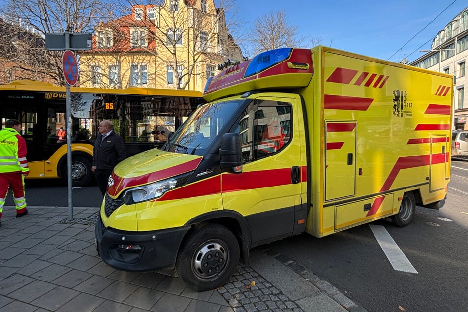 Bus-Unfall in Strehlen: 80-Jährige muss schwer verletzt ins Krankenhaus