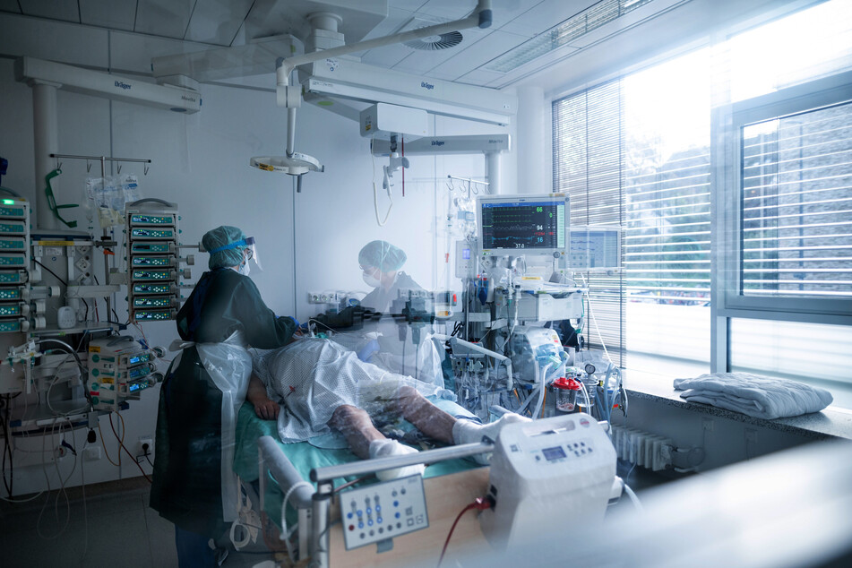 In NRW werden derzeit 685 Corona-Patienten auf den Intensivstationen behandelt.