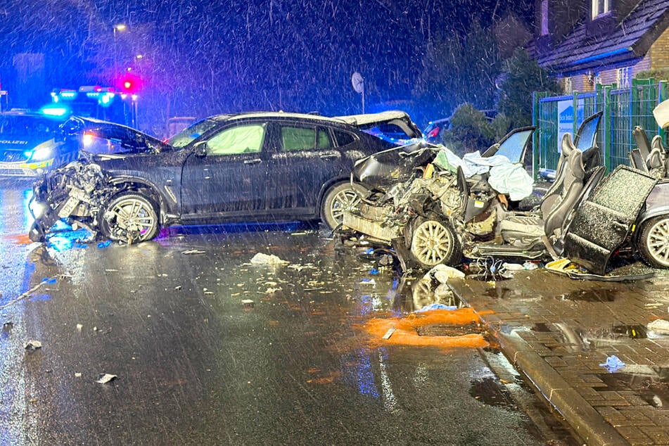 Fahranfänger kracht in Gegenverkehr: Sieben Menschen teils lebensgefährlich verletzt