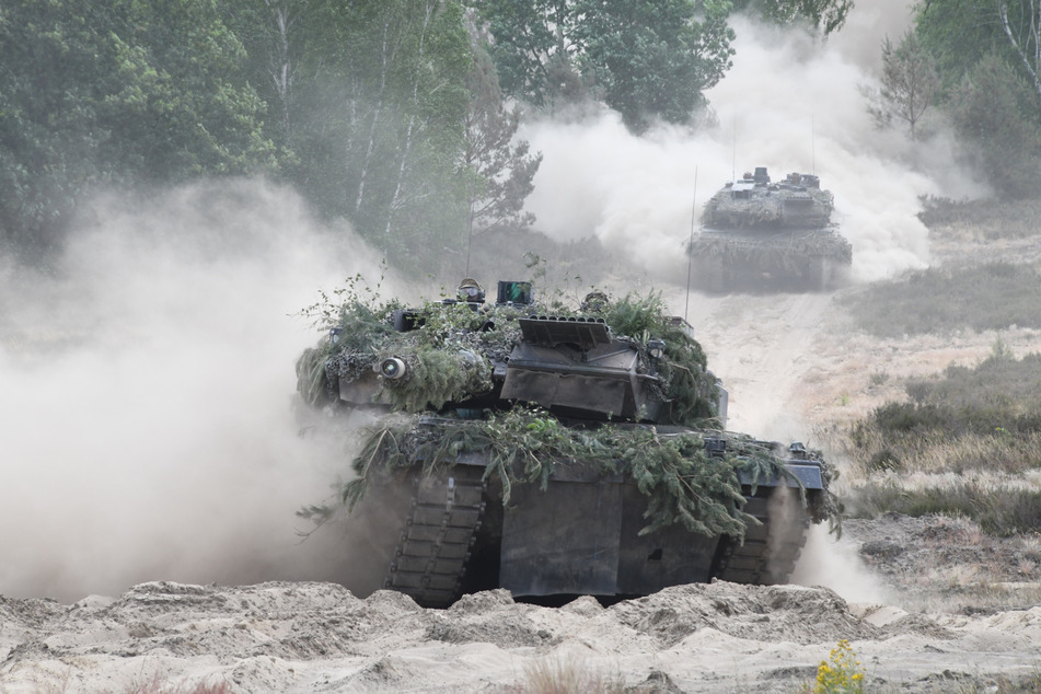 Der Leopard 2A6 kombiniert Feuerkraft, Mobilität und Schutz. Der deutsche Kampfpanzer besitzt weltweites Ansehen und kommt künftig in der Ukraine zum Einsatz.