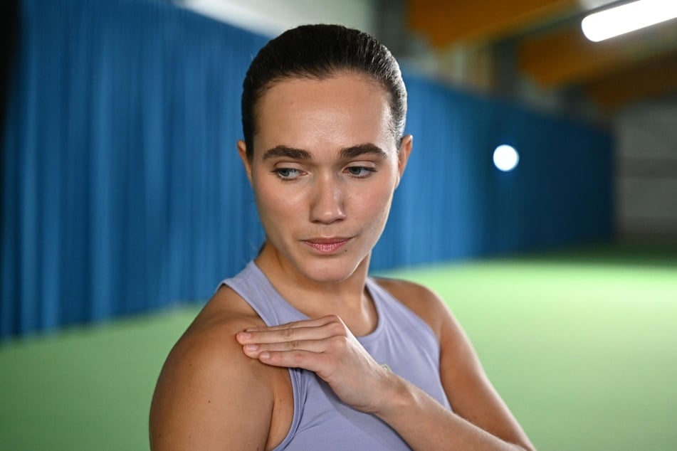 Joana plagt sich weiter mit Schulterschmerzen.