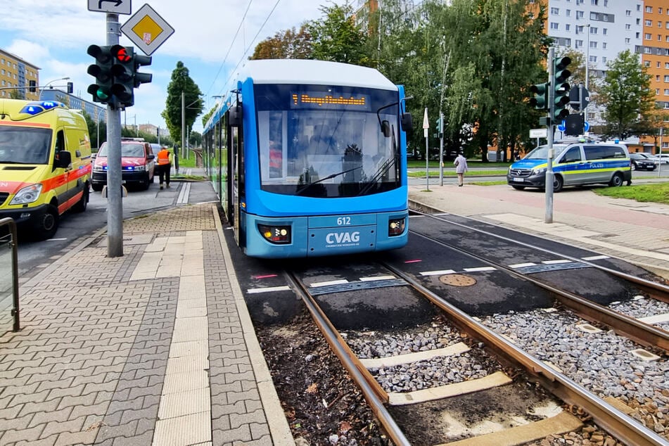 Chemnitz: Fußgänger von Straßenbahn erfasst