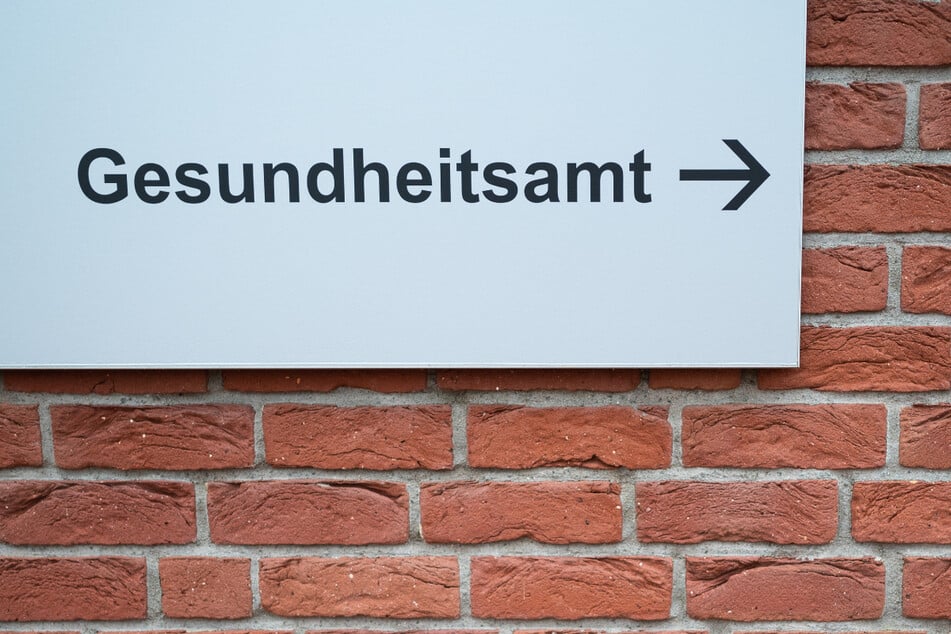 Das Gesundheitsamt rät dazu, den eigenen Impfpass zu überprüfen. (Symbolfoto)