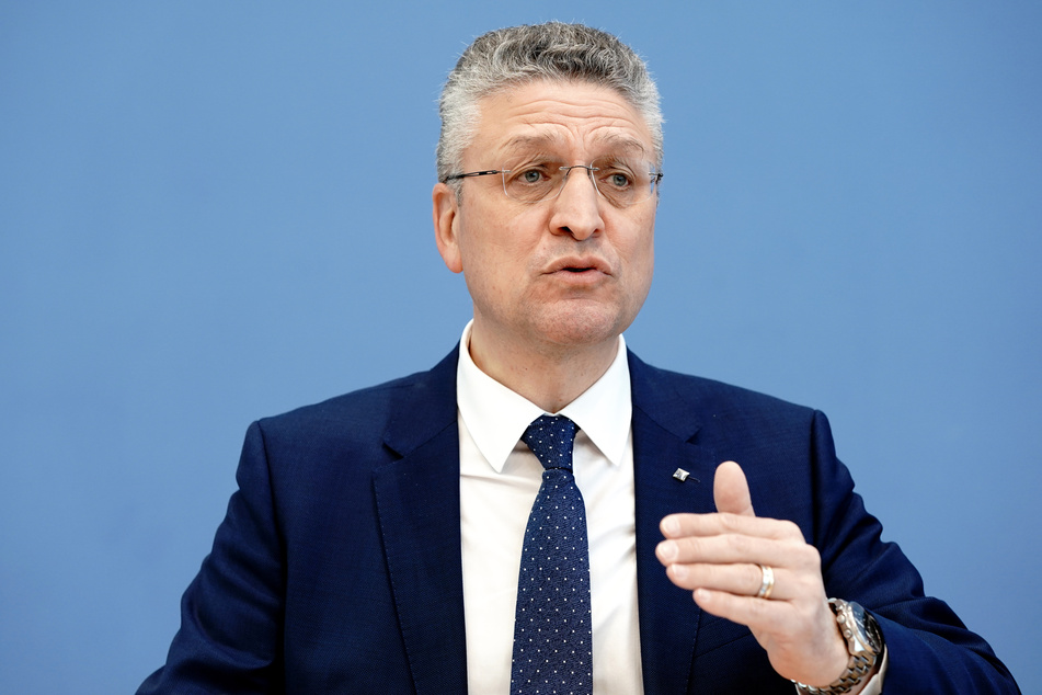 RKI-Präsident Lothar Wieler (60) sagt ausdrücklich: "Wir befinden uns in der dritten Welle, ausgelöst durch die Variante B.1.1.7."