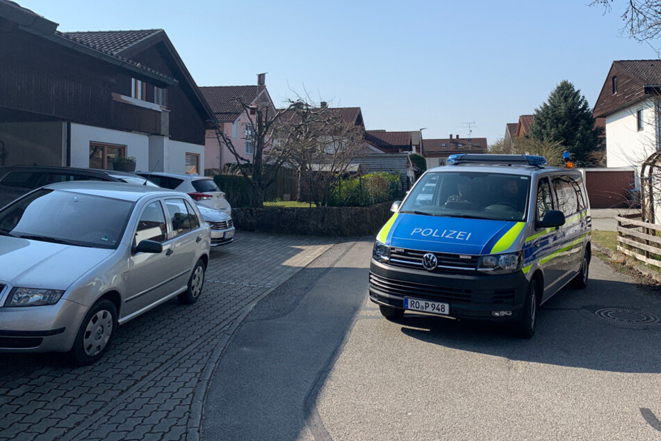 In einem Haus in Vogtareuth wurden drei tote Personen entdeckt.