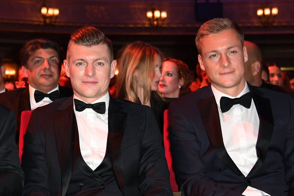 Auch Toni Kroos (35, l.) und sein Bruder Felix (34) sind der Meinung des Kölner Coaches.