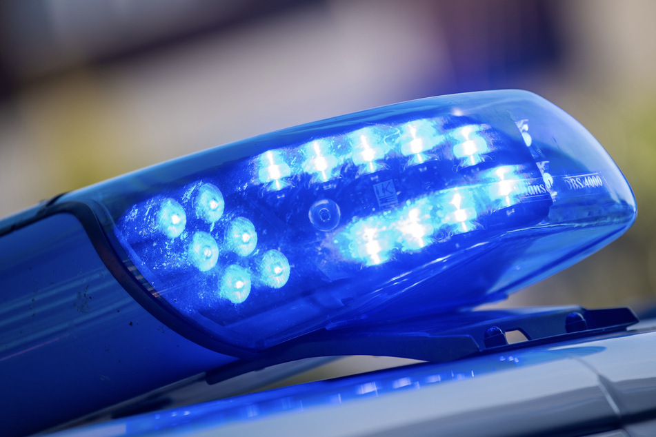 Bei einem Autounfall in Landshut ist eine Siebenjährige gestorben. (Symbolbild)