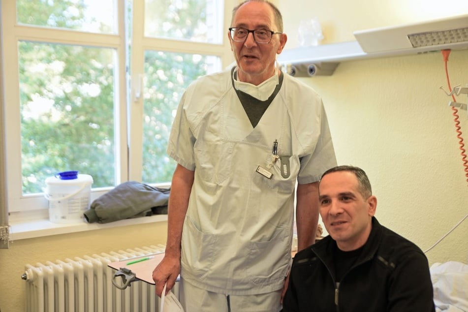 Der Kardiologe Alexander Schmeisser (l.) konnte seinem Patienten Arsen Minasyan (42) mit einer Herz-OP helfen.