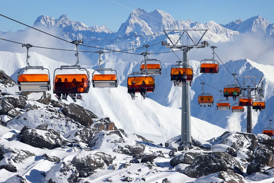 Eine Frau fordert Schadensersatz, nachdem sie angeblich im Ski-Ort Ischgl falsch über die Gefahr einer Ansteckung informiert wurde. (Symbolbild)