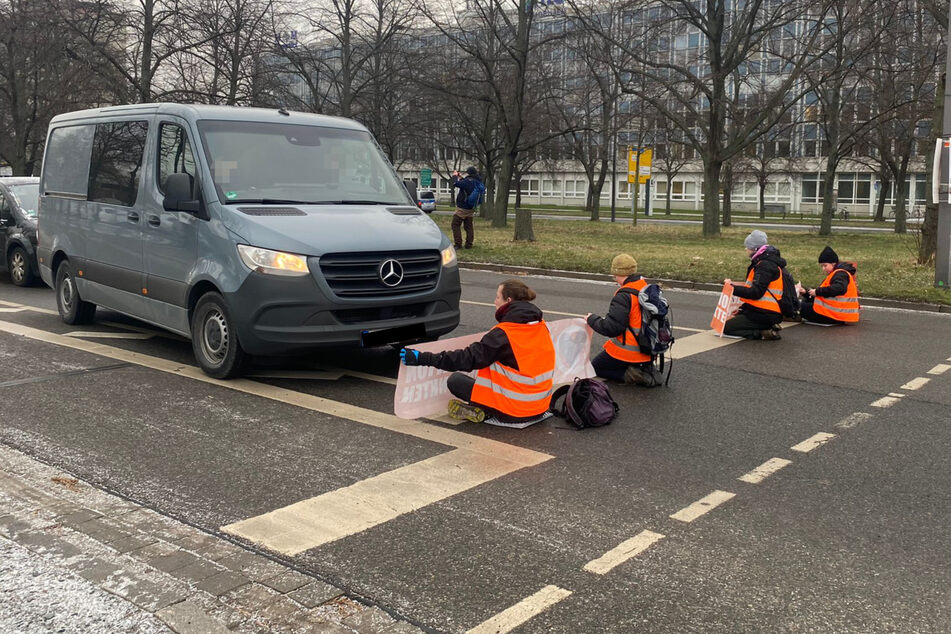 Die "Letzte Generation" protestierte am Freitag erneut in Dresden.