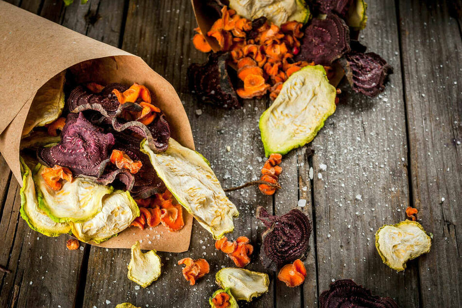 Carrots, beets, or zucchinis - there are tons of possibilities for delicious homemade vegetable chips.