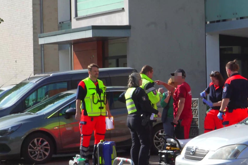 Bei den Opfern soll es sich laut Reporter vor Ort um Mitarbeiter einer Reinigungsfirma handeln.