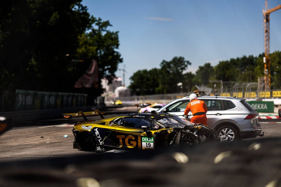 Die Front des Paul-Lamborghinis war nach dem Aufprall total zerstört.